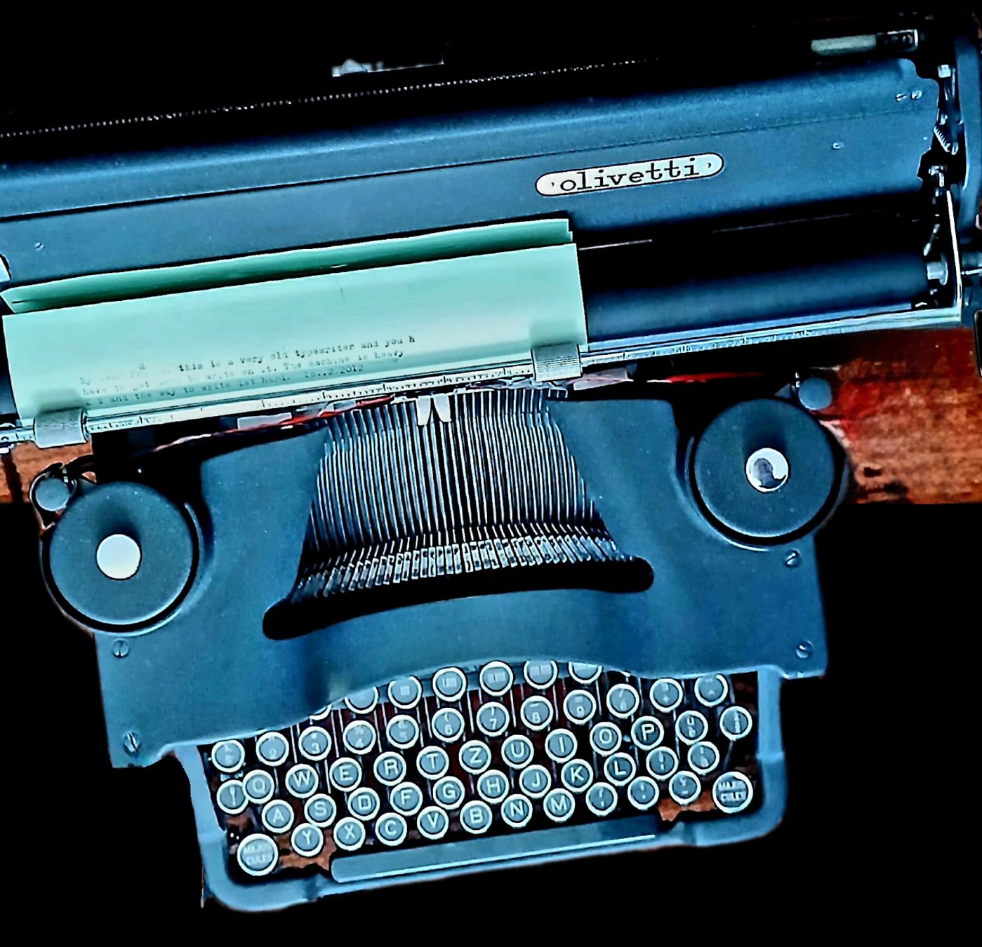Olivetti Machines à écrire: Machine à écrire Olivetti – D'occasion à Cornaux NE par sam_dy77 5