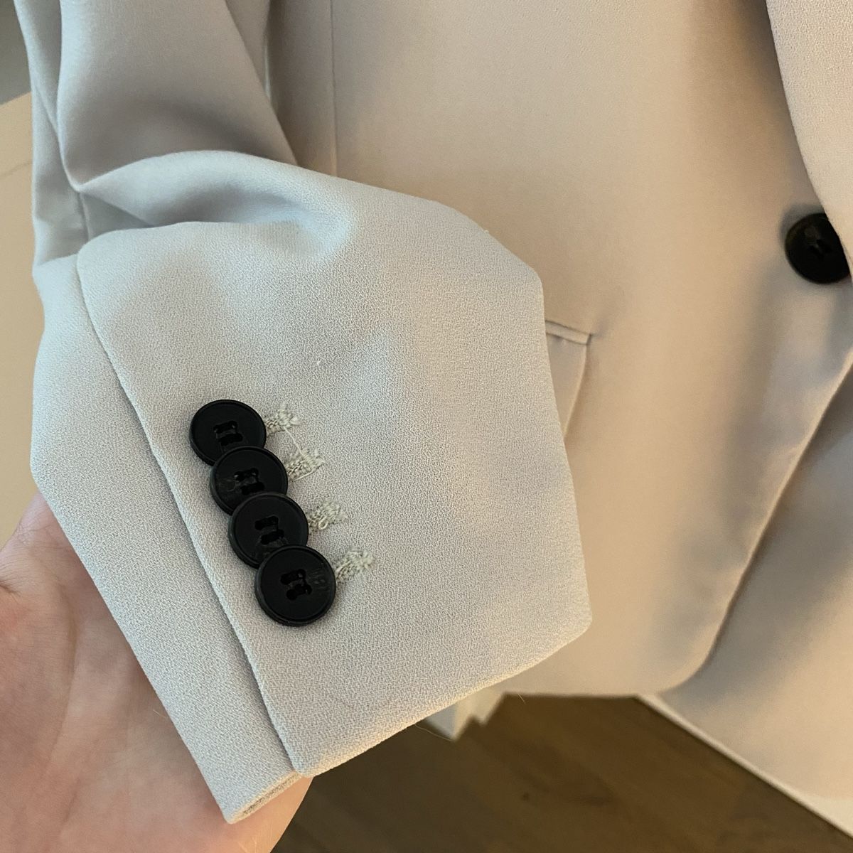 H&M Jacken: Wie neu beige Blazer H&M – Neu (gemäss Beschreibung) aus Langenthal von vik_v5ml 2