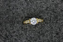 Damenring goldfarben mit Zirkonia Steinen Größe 58, 59 neu