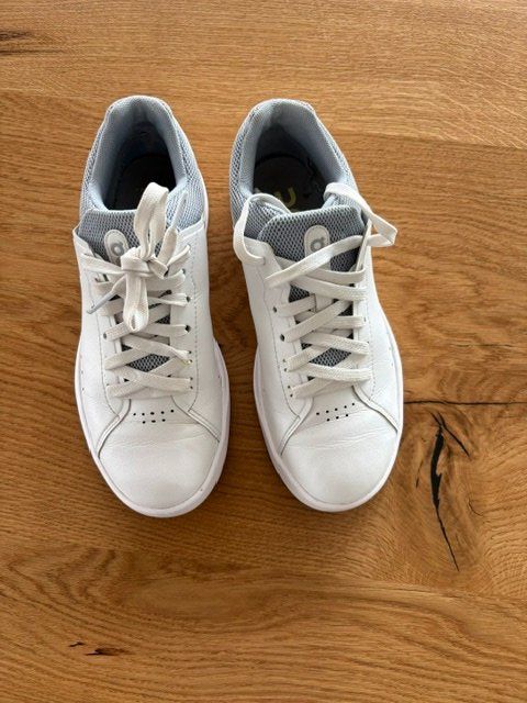 On Chaussures femmes: ON Damenschuh, 2 Paar – Neuf (Voir description) à Wauwil par willibilli 4