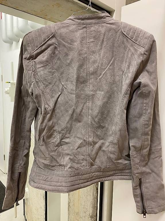 Giacche: Lederjacke (Wildleder) Grösse S – Usato da Liestal venduto da Schatzsucher90 1