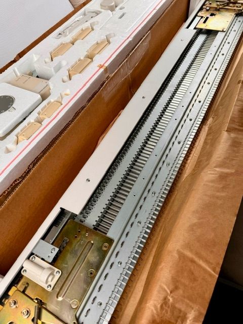 Macchine da cucire: Strickmaschine SilverReed SR-155 Doppelbettergänzung – Usato da Plons venduto da Zimpfer 6