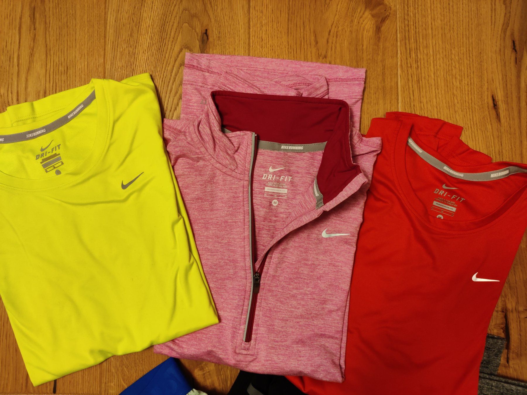 Nike Lotti di vestiti: Running Set (Nike) – Usato da Basel venduto da vel_w2tr 1