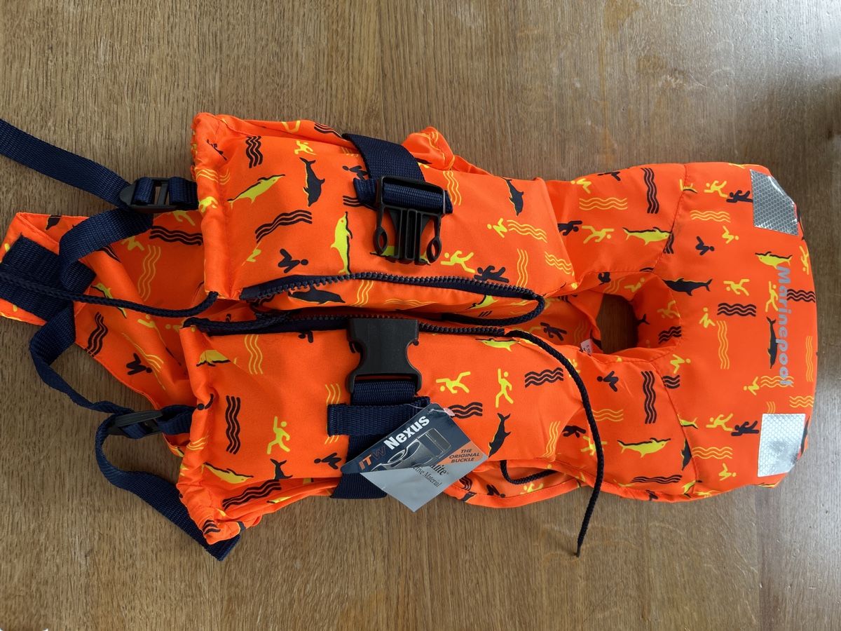 Gilets de sauvetage: Schwimmweste neu – Neuf avec emballage d'origine à Wichtrach par henzmann1