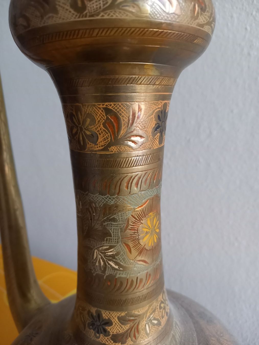 Karaffen: Messingkrug – Gebraucht aus Gamprin von William58 1