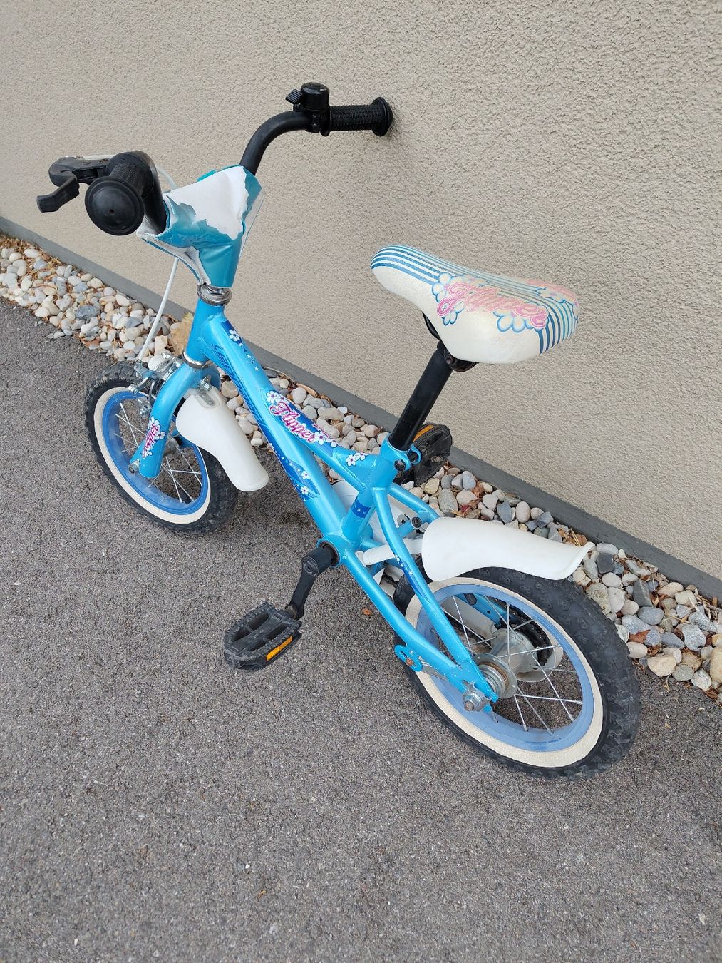 Biciclette: Petit vélo à 4 roues – Usato da St-Aubin-Sauges venduto da pafpif 3