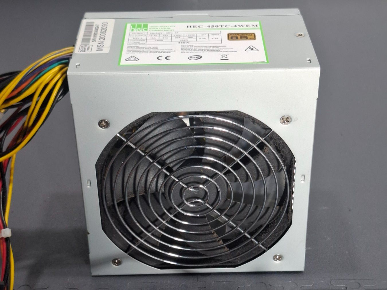 Custodie: Alimentation PC HEC-450TC-4WEM 450 W – Usato da Villars-Ste-Croix venduto da pau_8fls