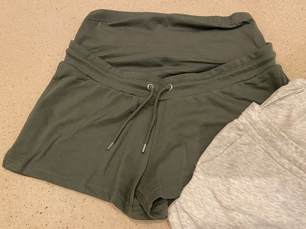 Lotti di vestiti: 3x Schwangerschafts-Shorts Grösse M – Usato da Zürich venduto da RickyNicky 3