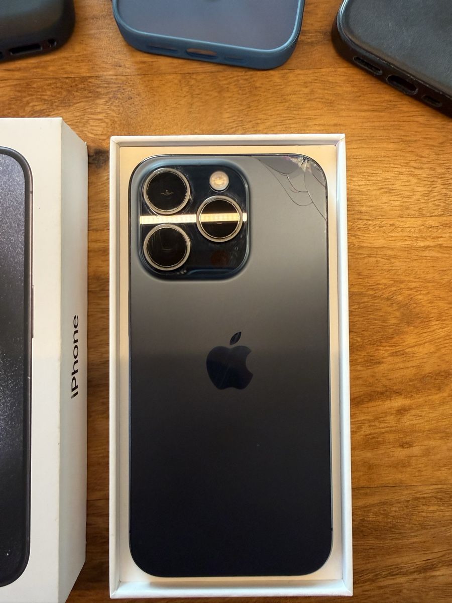 Apple Telefoni cellulari / Smartphones: iPhone 15 Pro / 128 GB / Dark Blue – Usato da St. Gallen venduto da mDavid 6