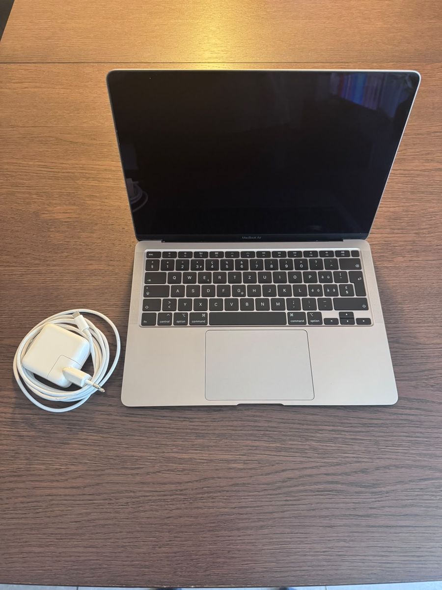Apple Portables: Macbook Air – D'occasion à Niederhasli par sha_w8x9