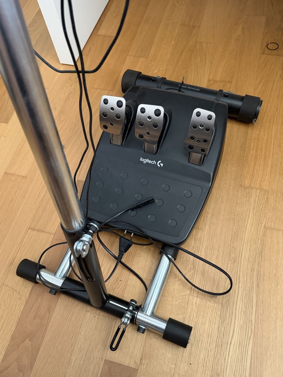 Logitech Controller: Logitech G29 Driving force Mit wheel stand Pro wie Neue – Nuovo (secondo la descrizione) da Oftringen venduto da dal_xd2r 3
