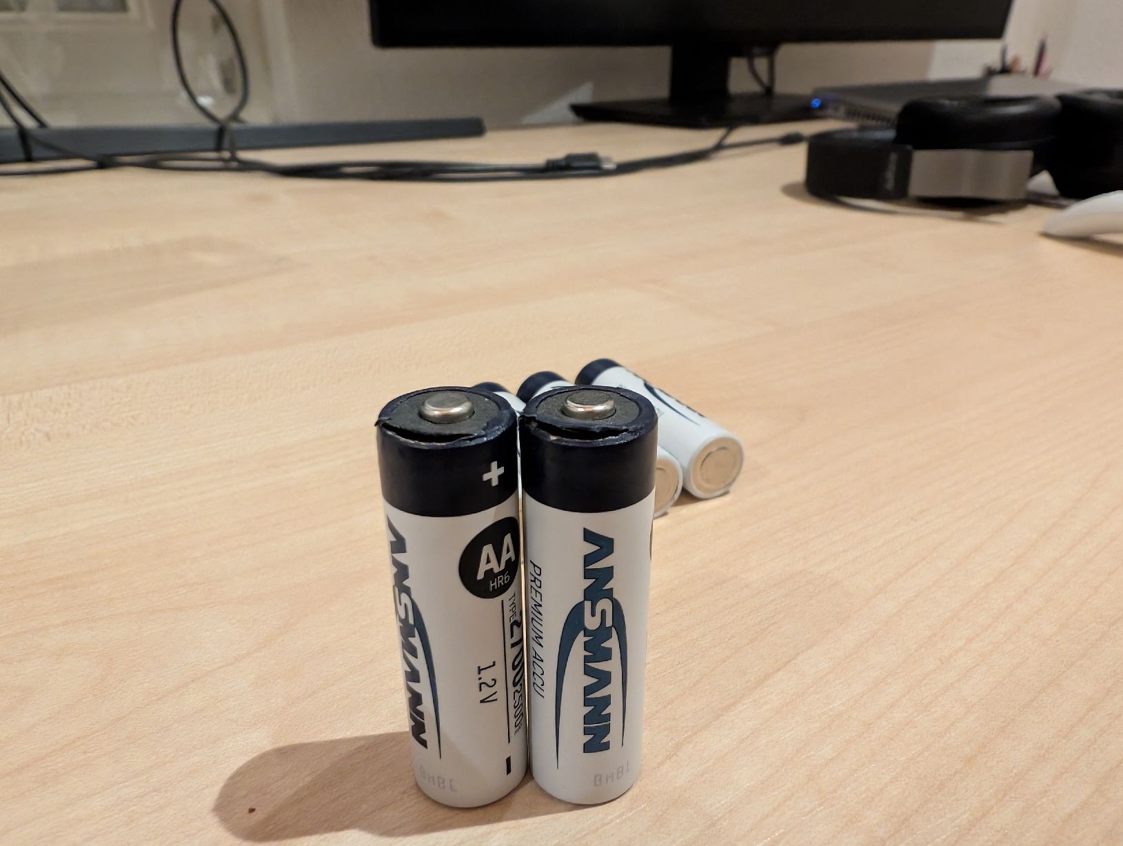 Accus: Ansmann Akkus AA 2700mAh 1.2V 6 Stk. – Neuf (Voir description) à Grüt (Gossau ZH) par roflloler 2