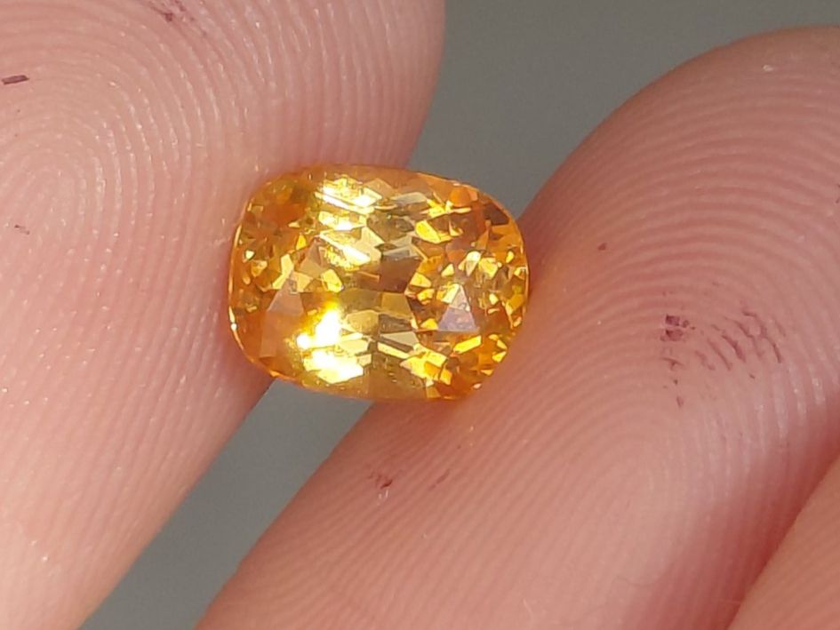 Pietre preziose: Spessartite 1.8 Glowing – Usato da Bévilard venduto da Yougems 2