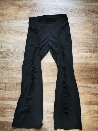 Schwarze Hose mit Cut out , Grösse L Sehr guter Zustand!