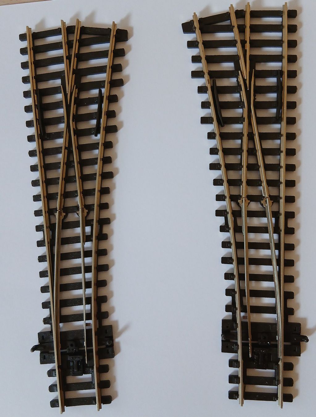Modelleisenbahnen: 2 Ex. Peco H0 Streamline Weichen Code 100 – Neu (gemäss Beschreibung) aus Münchenstein von Cellomar