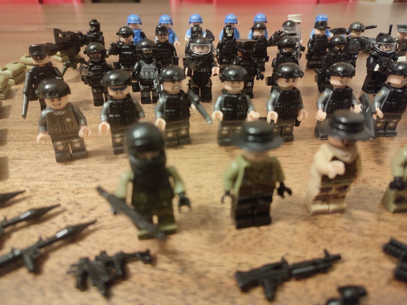 Lego Baukästen: Lot 49 figurines force spécial compatible lego + accessoires – Gebraucht aus Bougy-Villars von Vogue 8