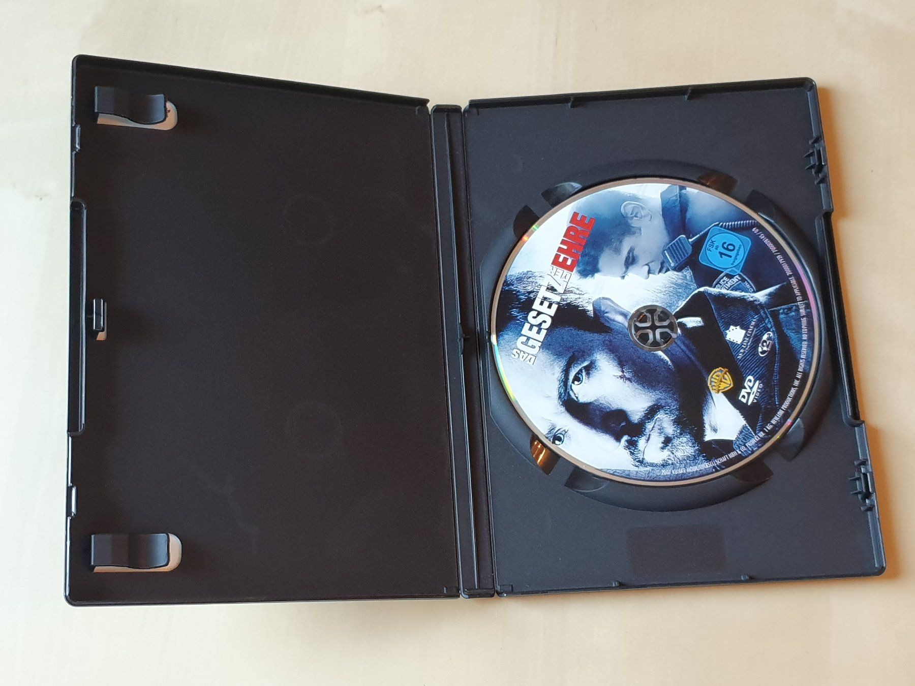 Tous les DVDs: Das Gesetz der Ehre – D'occasion à Stansstad par collectorsshop 2