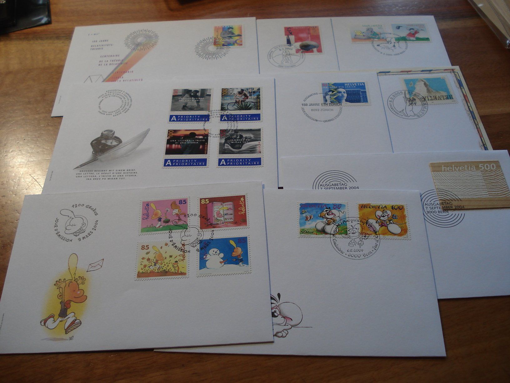 Tutti i francobolli: Schweiz 2004, Set FDC , 8 Belege, mit Holzmarke – Usato da Niederwil AG venduto da morostahu 2