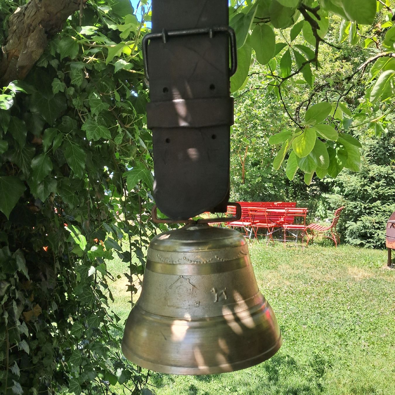 Campanacci mucche: Schöne ALTE GLOCKE  – Usato da Murten venduto da SHETHOF