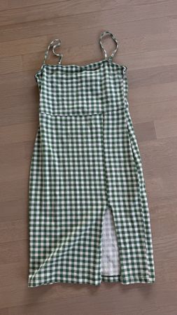 Süsses Sommerkleid mit Karomuster, Gr. S