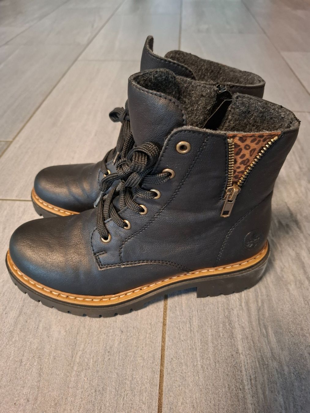 Rieker Scarpe da donna: Neuwertige Schuhe 39 rieker – Usato da Eggenwil venduto da Shia15 1