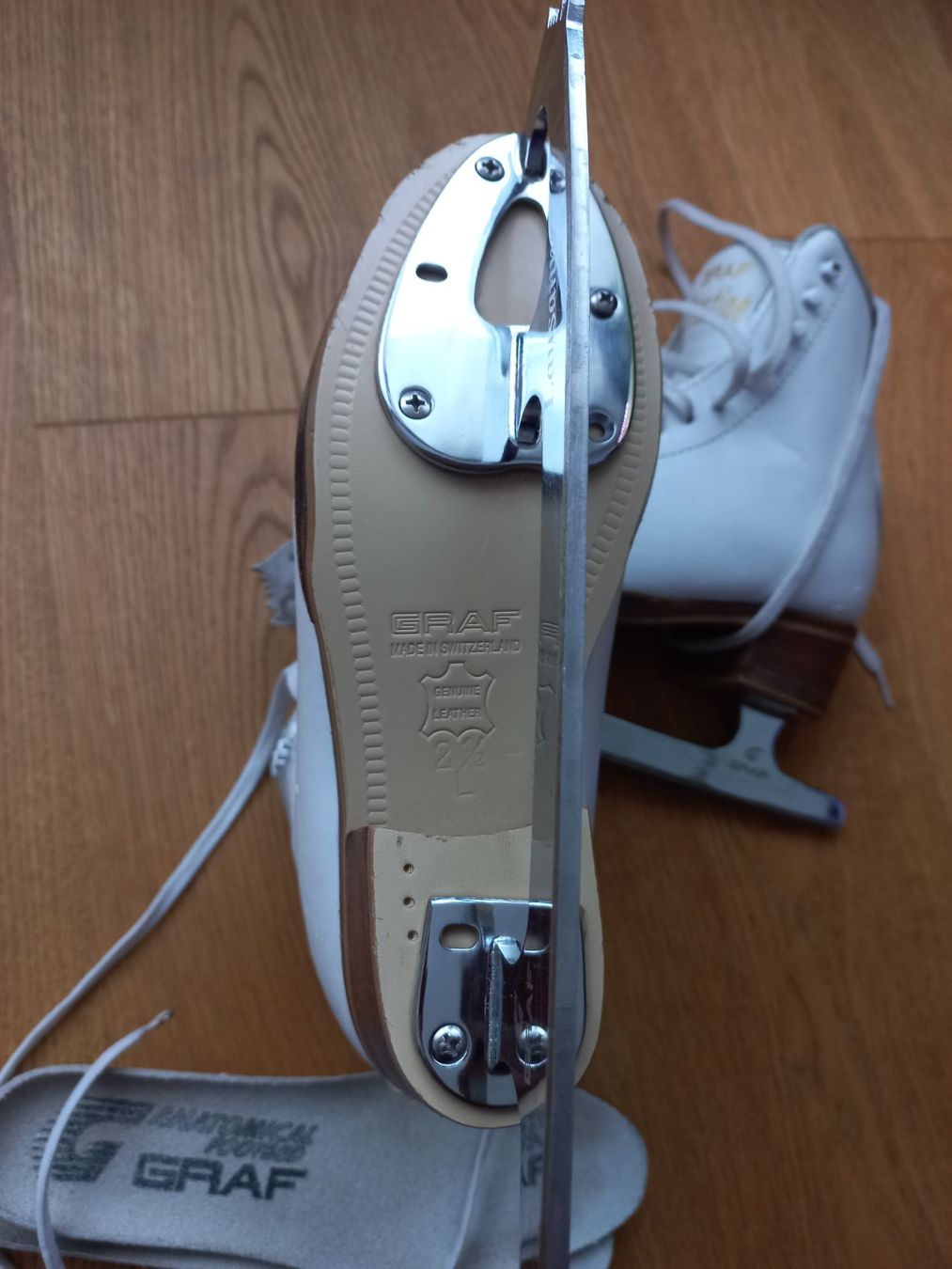 Graf Pattini da ghiaccio: Graf prestige Schlittschuhe gr.2 1/2 L – Usato da Bachenbülach venduto da enigmatic 1
