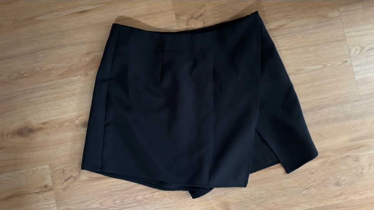 Gonne: Schwarzer Hosenrock, Skort  – Nuovo (secondo la descrizione) da Roggwil BE venduto da R..