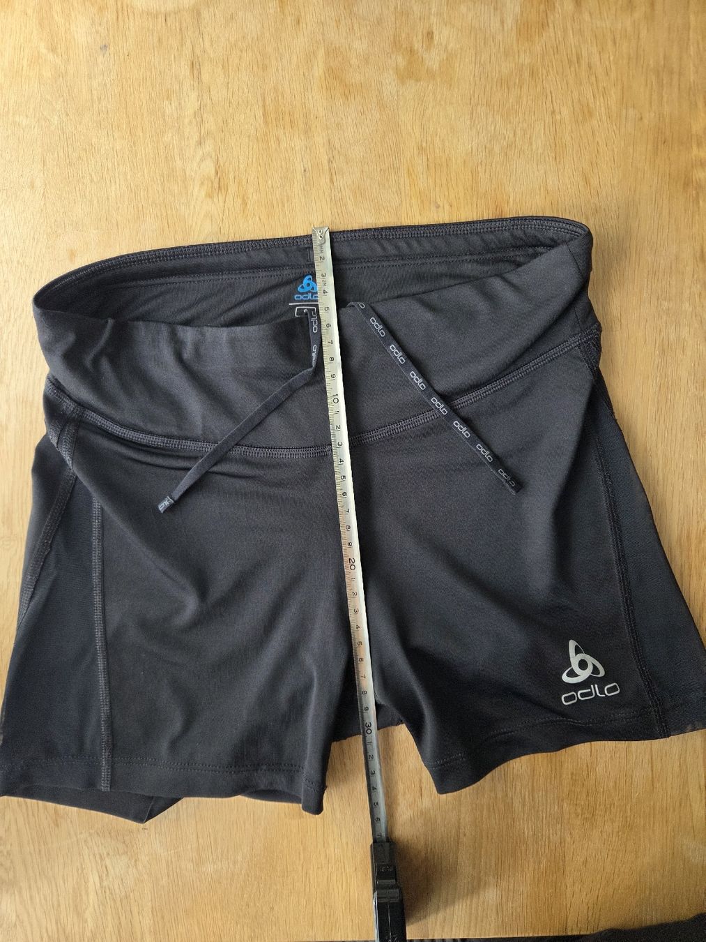 Odlo Pantaloni: Odlo Damen Essentials Mesh Shorts Grösse S – Usato da Luzern venduto da lso_ht7n 4