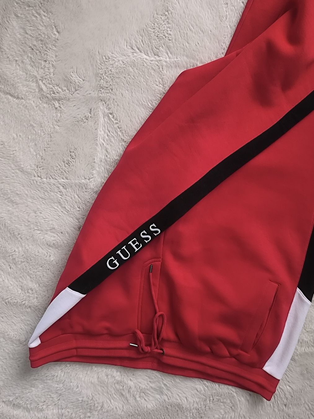 Guess Hosen: Guess Jogginghose  – Neu (gemäss Beschreibung) aus Oftringen von Lejaleja 2