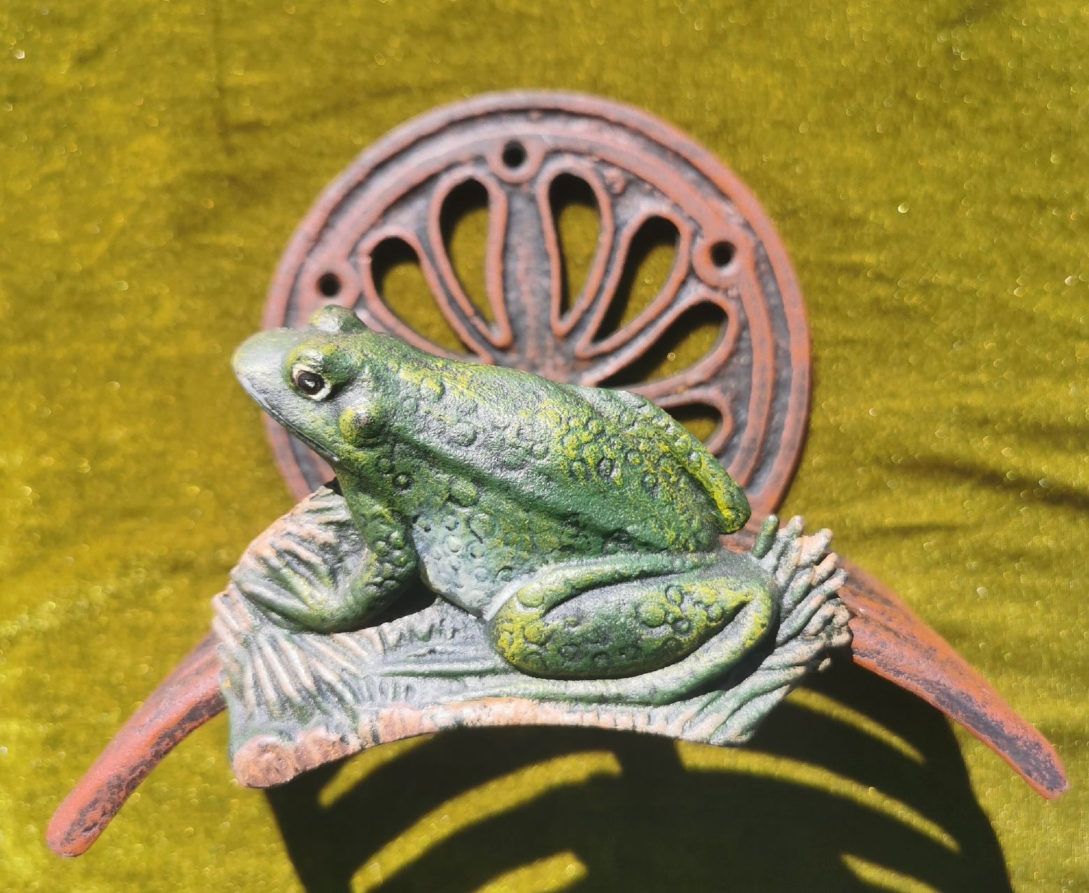 Statuette: Gartenschlauchaufhängung und Rasensprenger – Nuovo (secondo la descrizione) da Wettingen venduto da Biitel 1