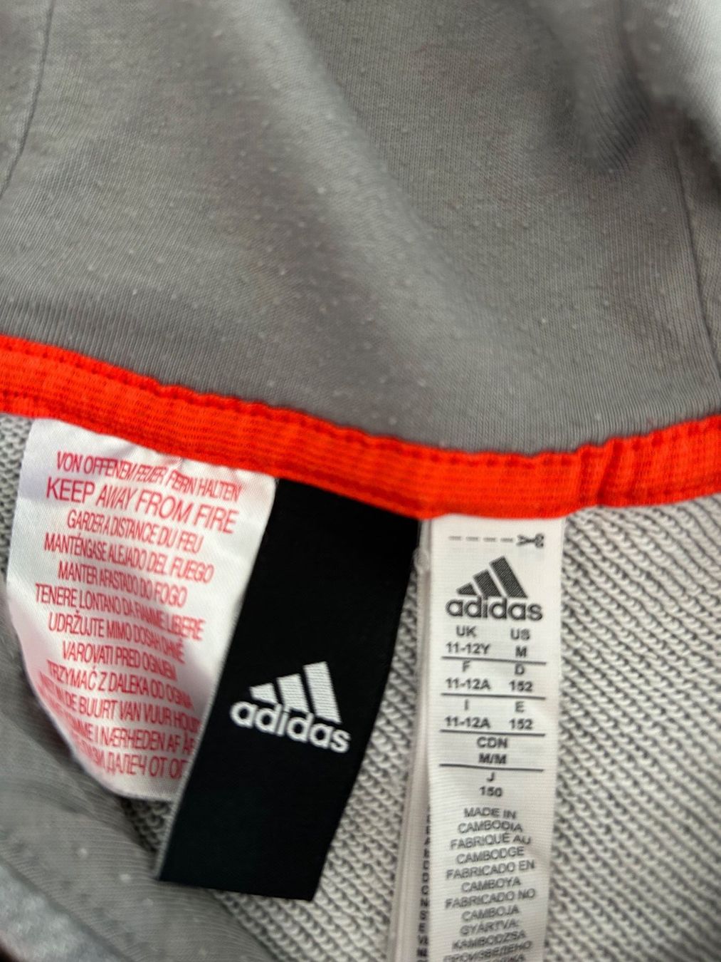 Adidas Pullover & Sweatshirts: Adidas Pullover Grösse 150 – Gebraucht aus Niederhelfenschwil von aur_ms6f 3
