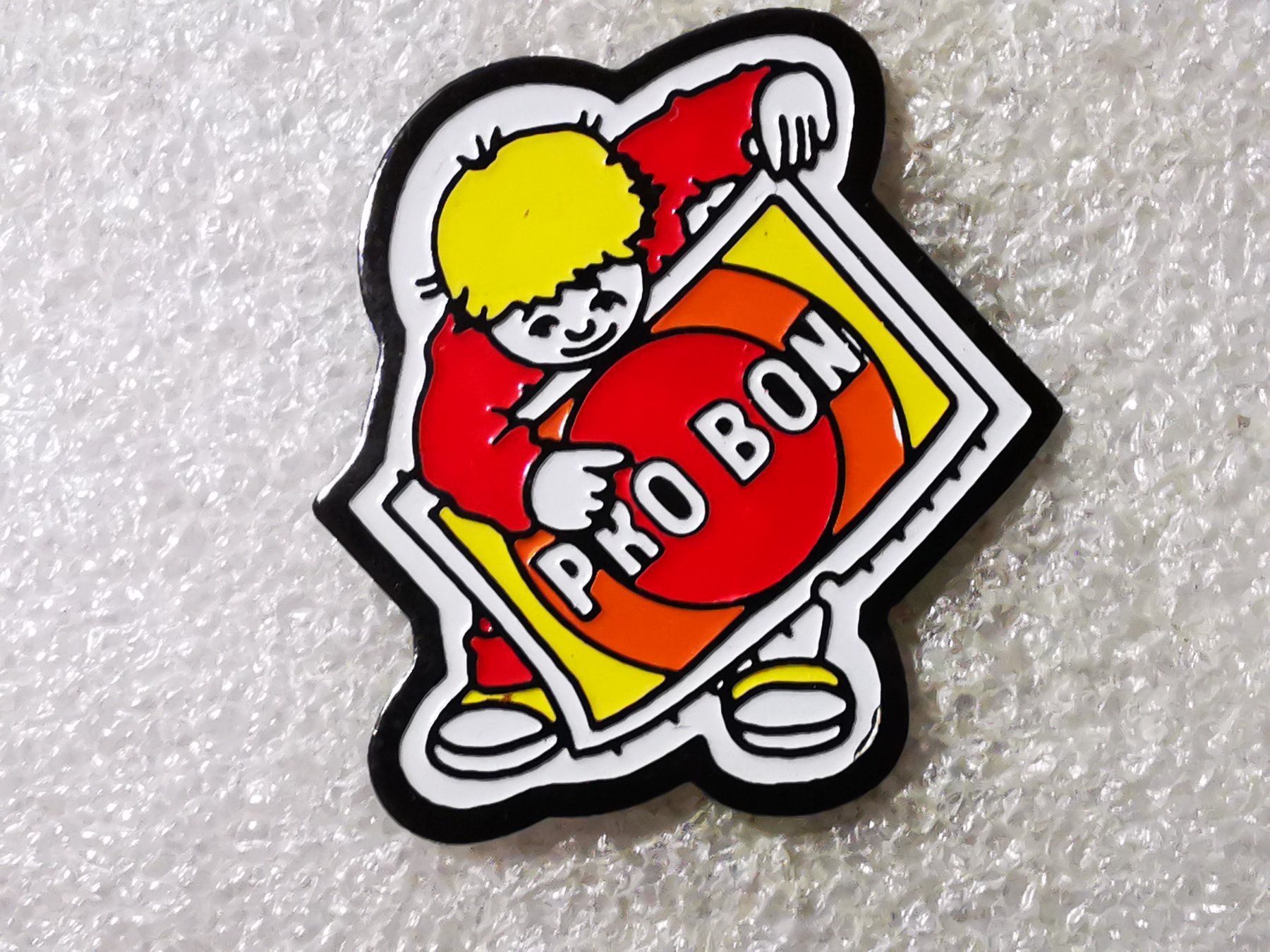 Placchette & Badge: Ansteckpin 88: Pro Bon – Usato da Oppligen venduto da Pin-Fall-Shop