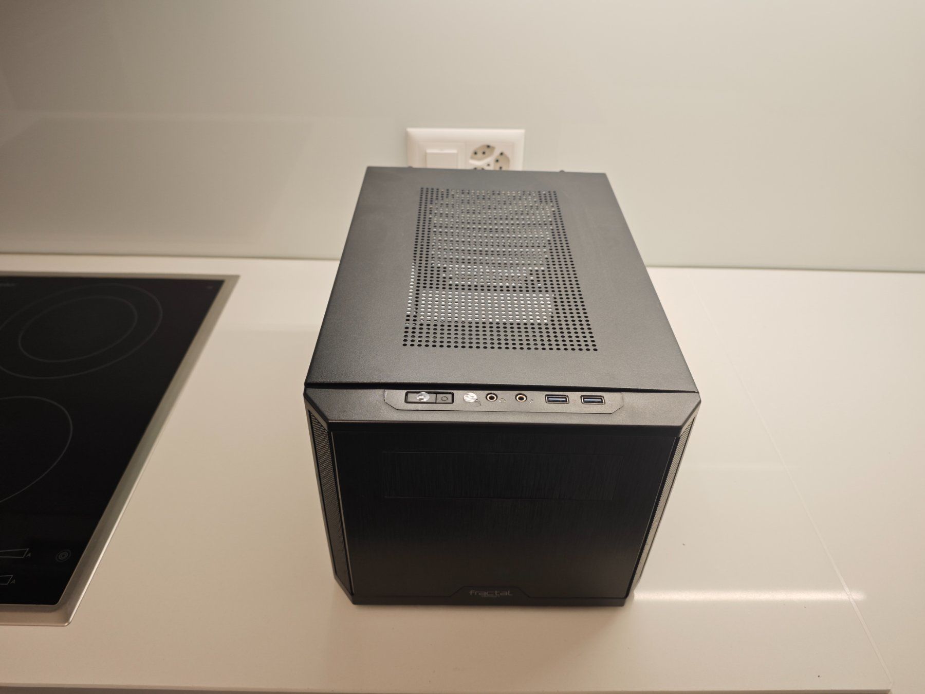 Fractal Custodie: Fractal Design Core 500 – Kompaktes Mini-ITX PC-Gehäuse – Usato da Zürich venduto da ACID_IV 5