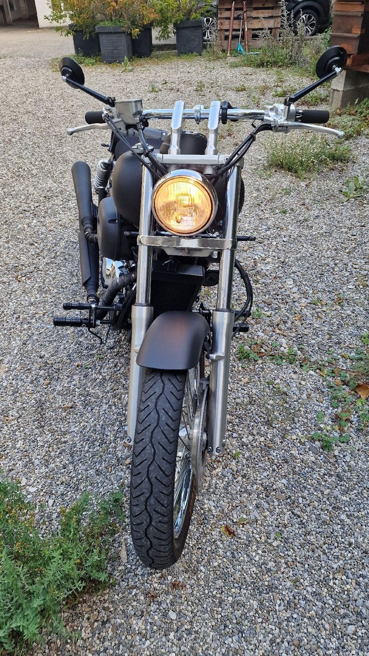 Honda Chopper: Honda VT 750 DC Black Widow - Custom – Gebraucht aus Solothurn von _Moonchild_ 3