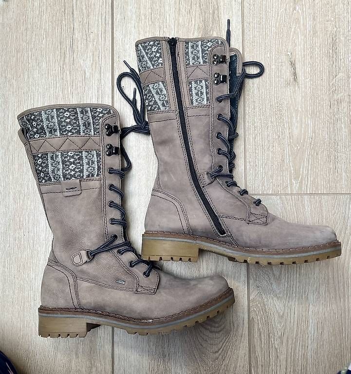 Scarpe per ragazze: Winterstiefel  – Usato da Niederhünigen venduto da chiara.montrasio 1