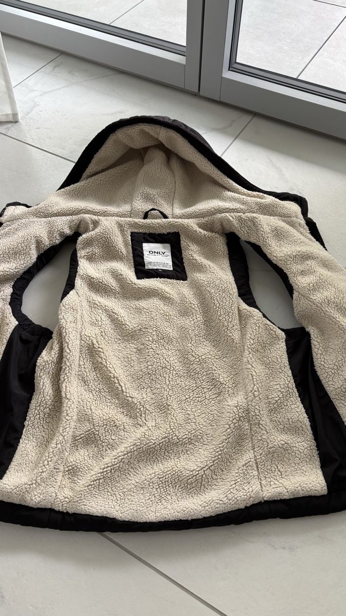 Only Gilet & Giacche senza maniche: Only Gilet Schwarz M – Usato da Seengen venduto da sa_land 3