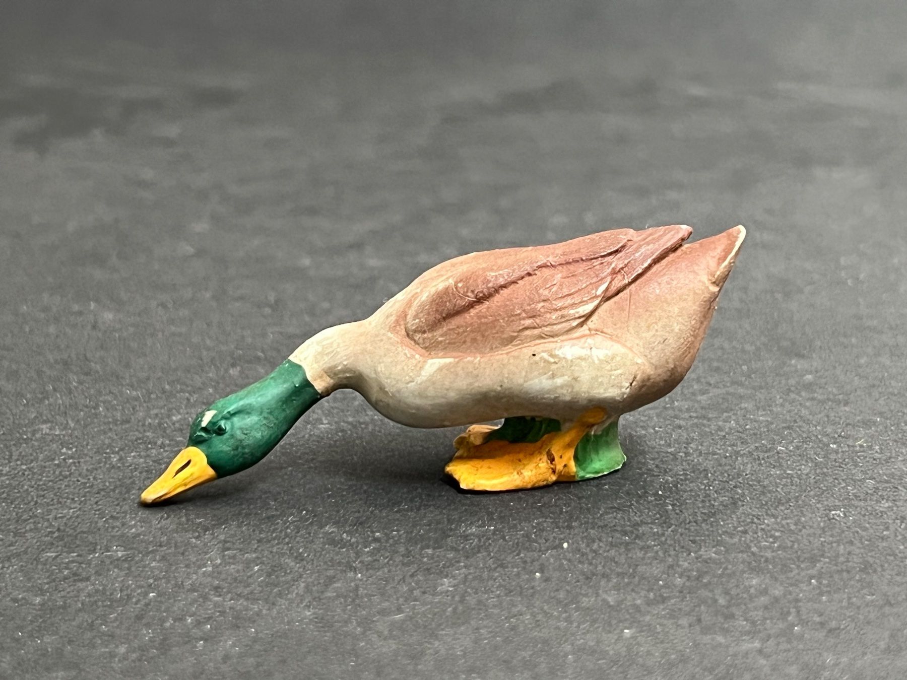 Schleich Statuette: SCHLEICH 13019 WILDENTE "fressend" Ente – Usato da Ennetbaden venduto da mapa05