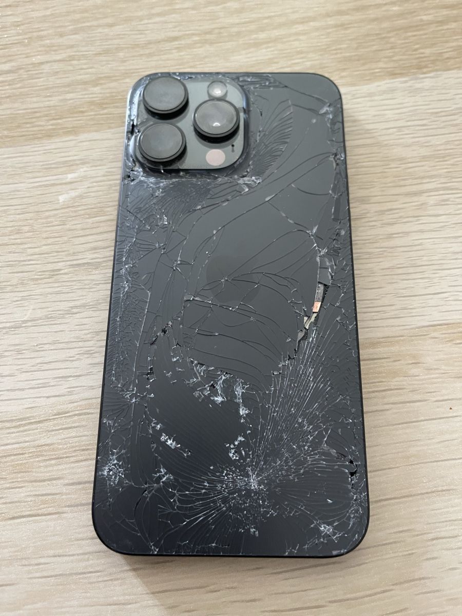 Apple Handys / Smartphones: IPhone 15 pro Max iCloud  – Defekt aus Biel/Bienne von ham_wf9n 2