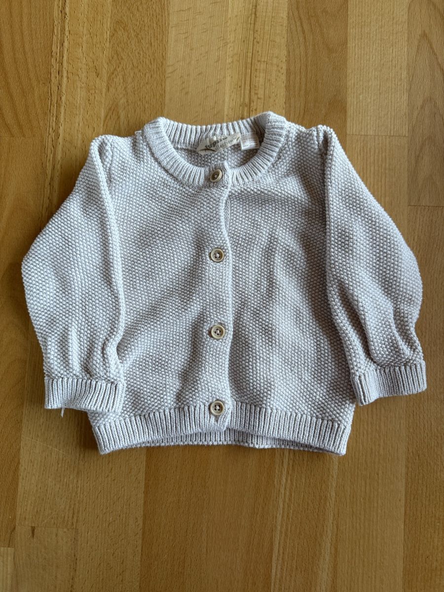 Giacche & Cappotti: Strickjacke Grösse 62/68 – Usato da Pragg-Jenaz venduto da gobrist