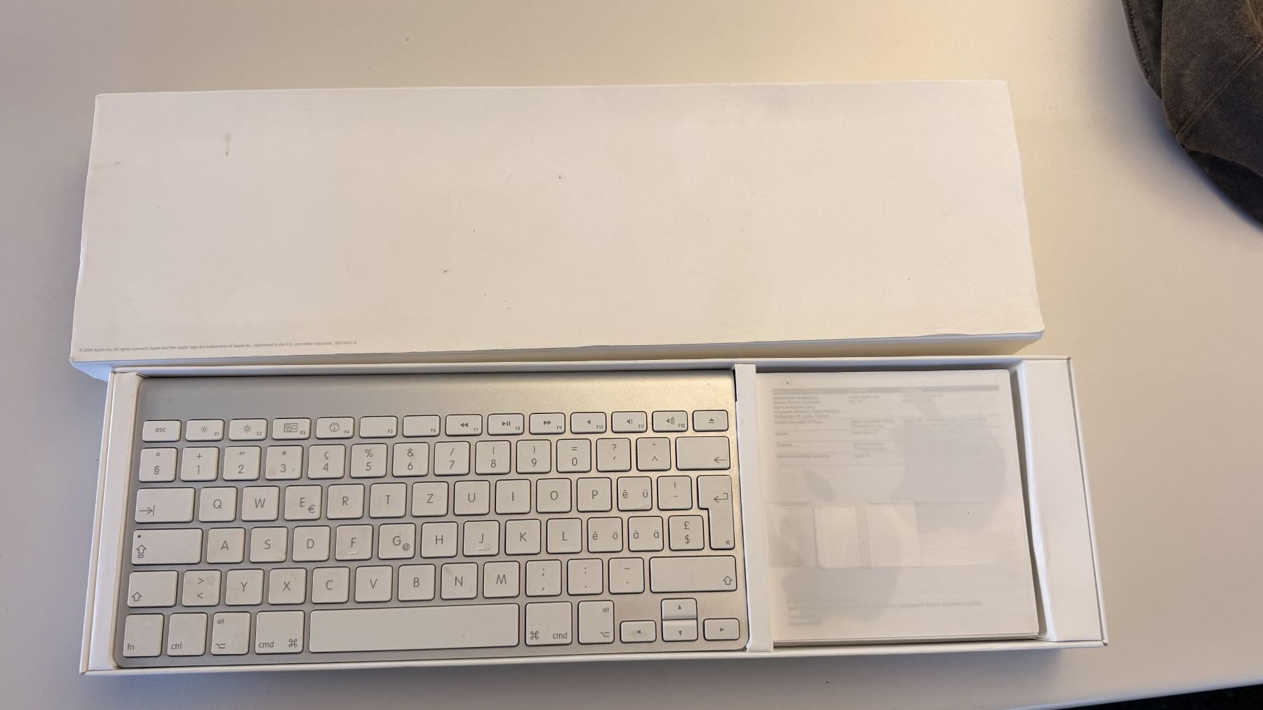 Apple Tastaturen: Apple Wireless Keyboard A1314 – Schweizer CH-Layout – Gebraucht aus Roggwil TG von Andistuder