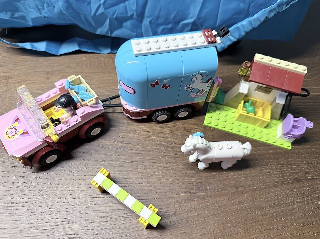 Giocattoli: Lego Friends Geländewagen  – Usato da Winterthur venduto da Glionel 1