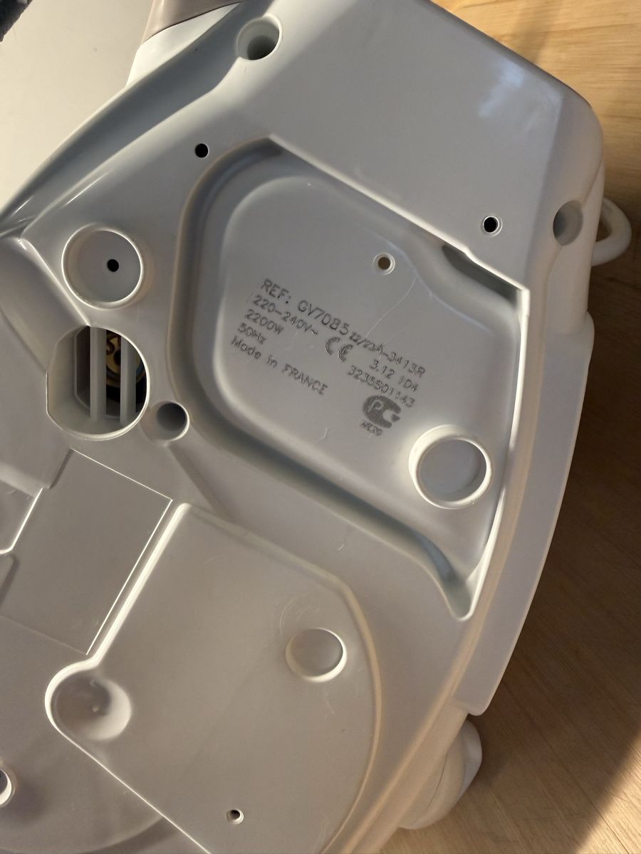 Tefal Bügeleisen: Centrale vapeur Tefal Express Compact GV7085  – Neu (gemäss Beschreibung) aus Lausanne von Doudoutze 8