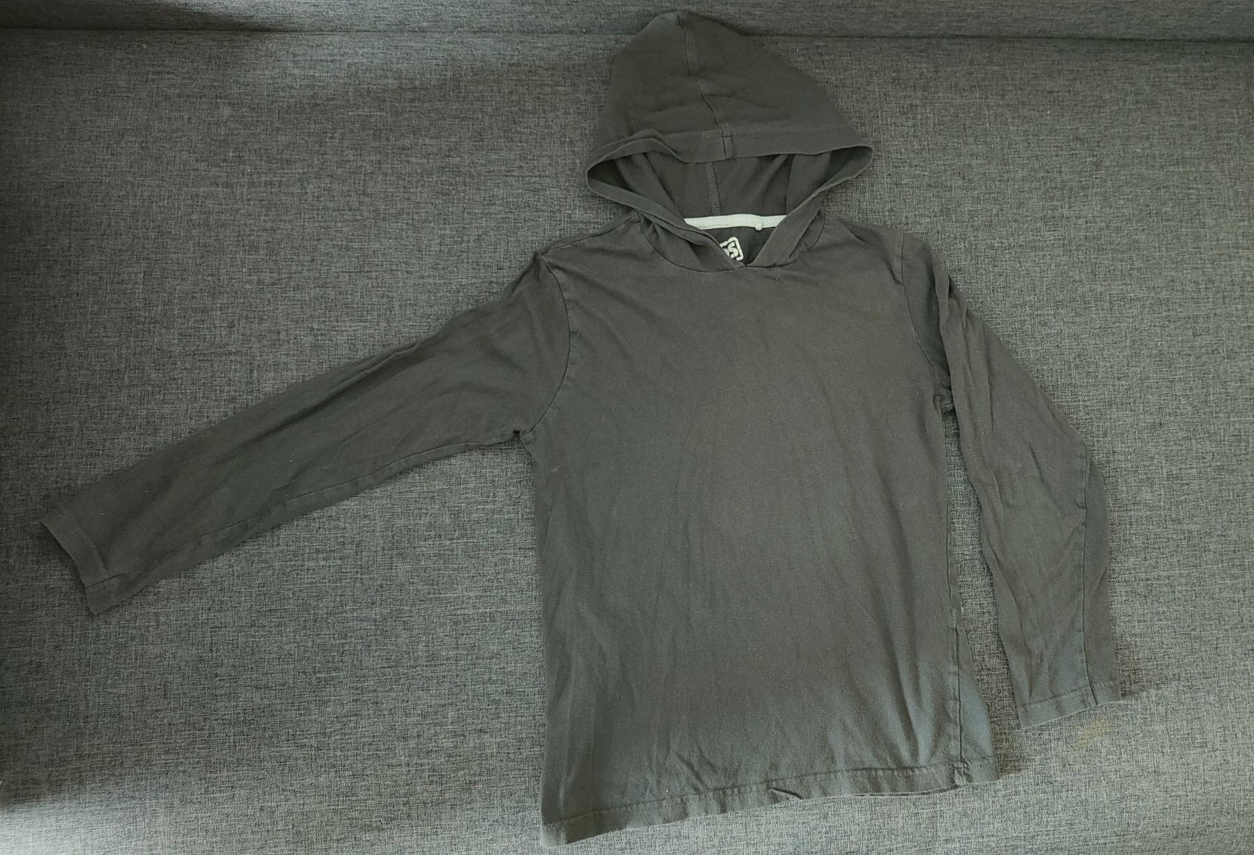 Pullover & Sweatshirts: Gr.140 - Sweatshirt mit kapuze – Gebraucht aus Sursee von lou19