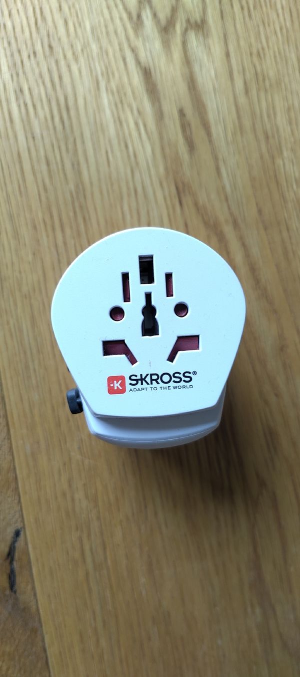 SKROSS Unità & Adattatore: Stromadapter – Usato da Rickenbach SZ venduto da Schnagglilivia 2