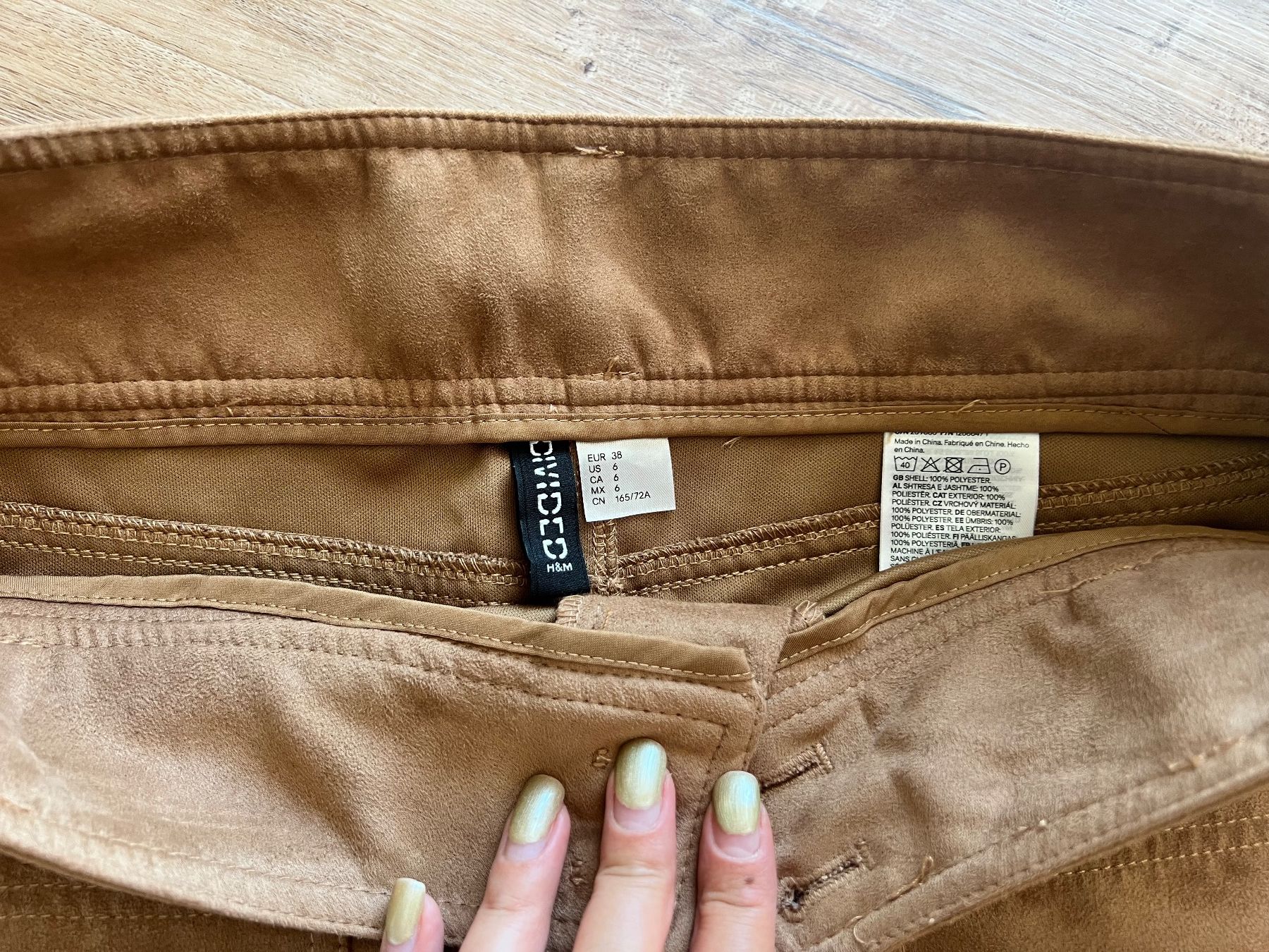 H&M Gonne: H&M Wildlederrock in Camel, Groesse 38 – Nuovo (secondo la descrizione) da Amriswil venduto da bal_m5v2 1