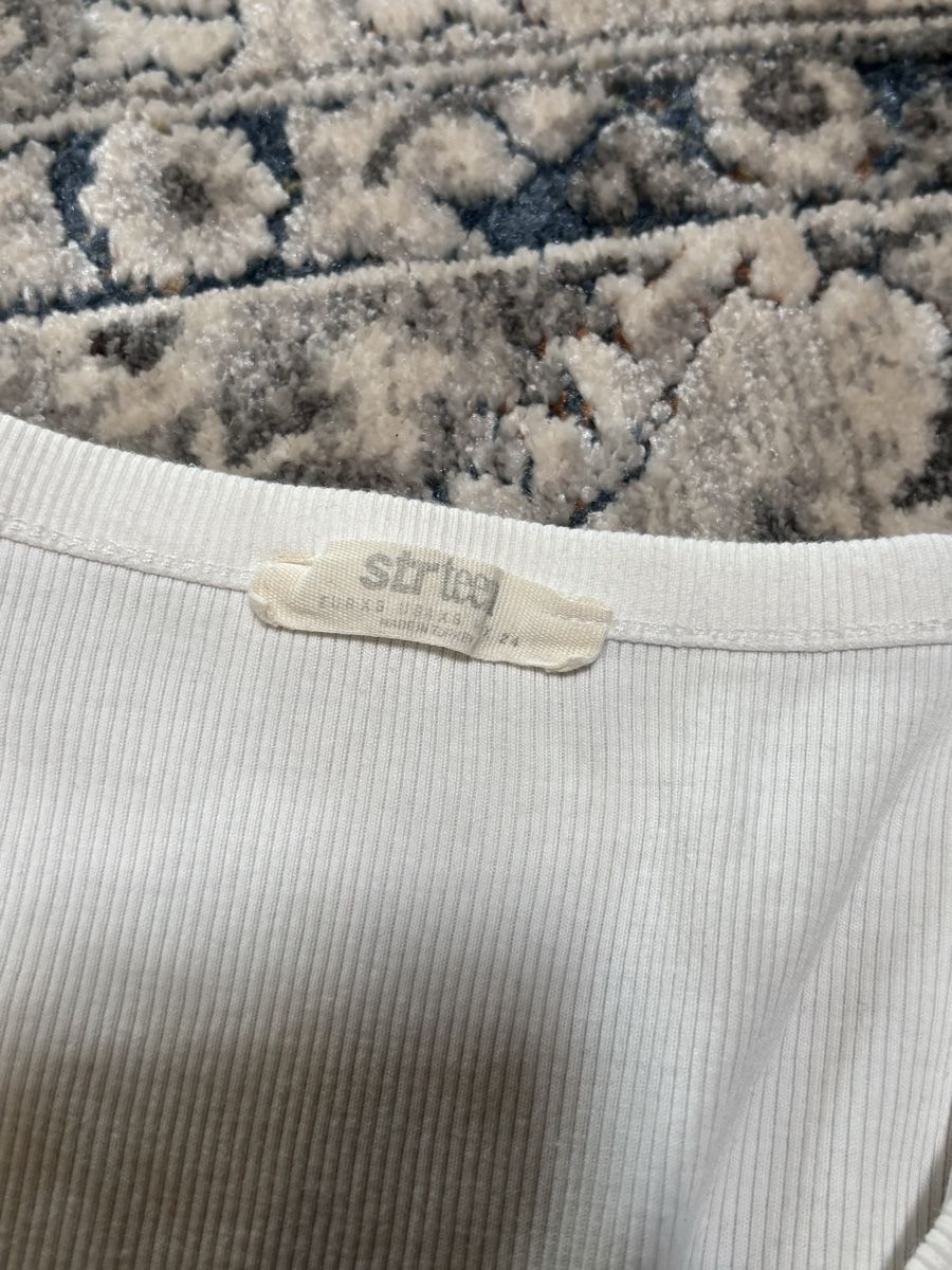 Top: Top stradivarius white long sleeve size S used – Usato da La Chaux-de-Fonds venduto da joa_jk5g 1