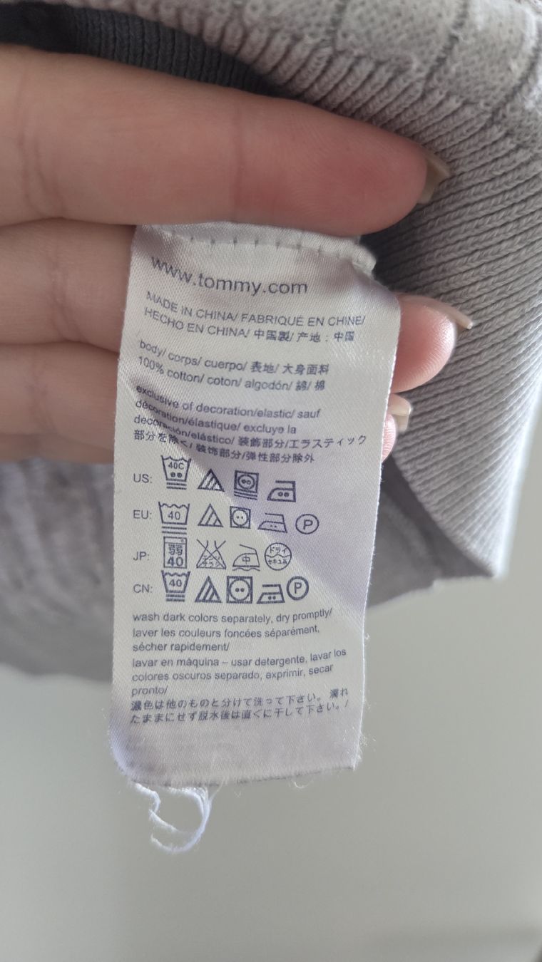 Tommy Hilfiger Maglioni & Felpe: Feinstrick Pullover Tommy Hilfiger Gr. S Hellgrau – Usato da Courgevaux venduto da mel_v6qd 4