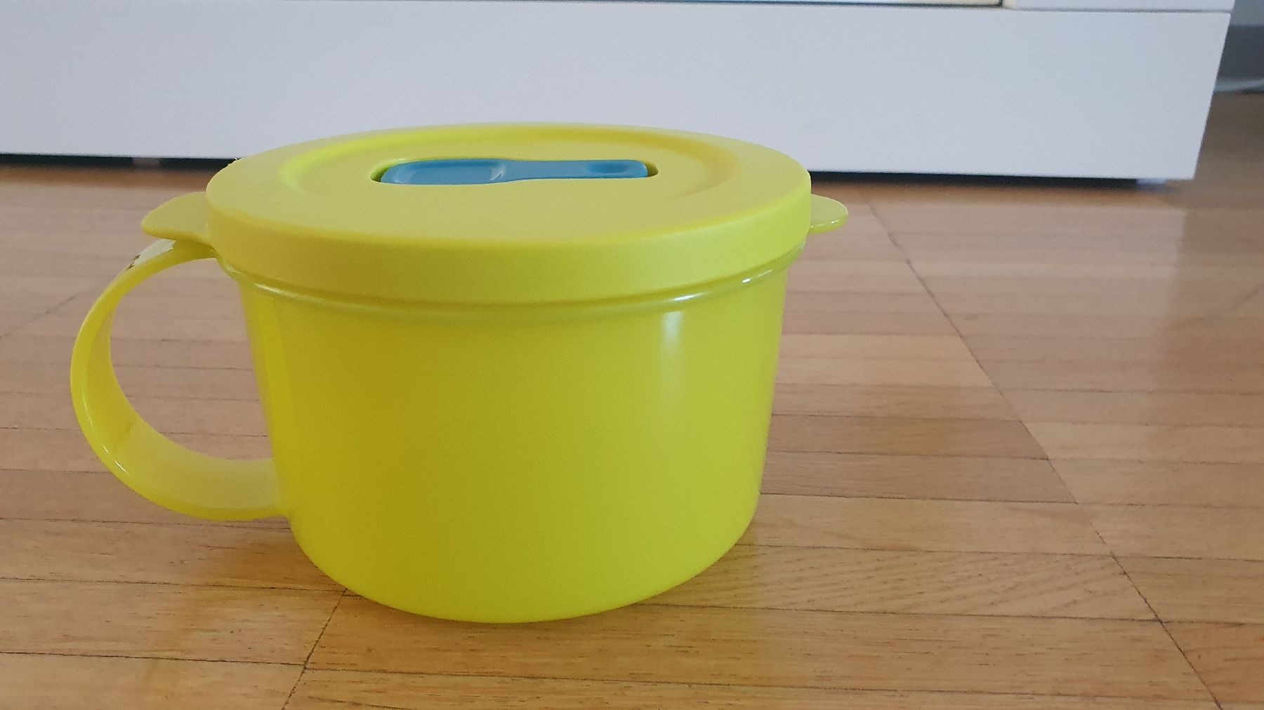 Tupperware Contenitori & Simili: Tupperware Crystalwave Mug, Neu Mikrowellen Behälter – Nuovo (secondo la descrizione) da Laufenburg venduto da megane1959