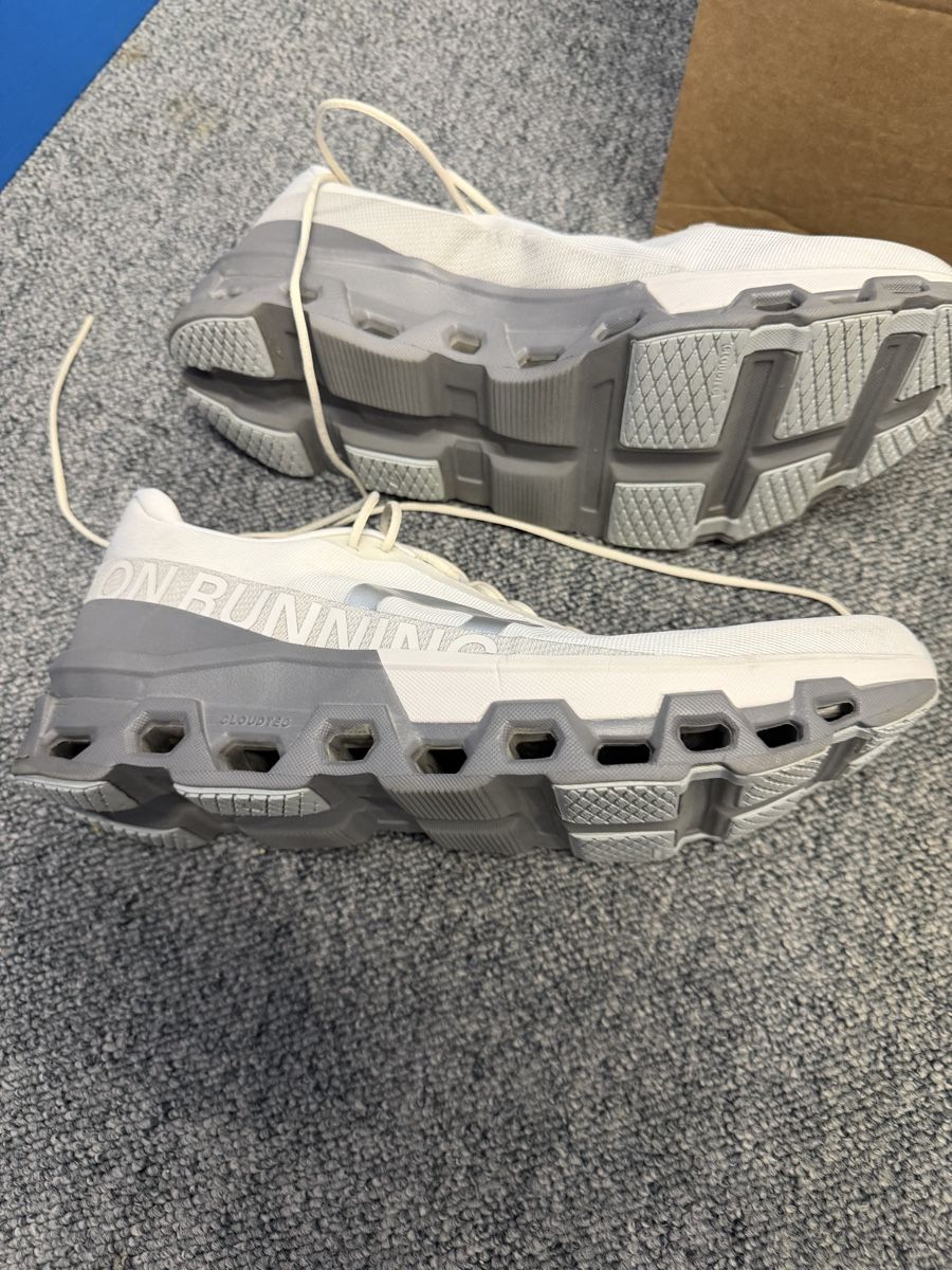 On Chaussures hommes: ON Cloudmonster  – D'occasion à Uster par sneakerchris2001 2
