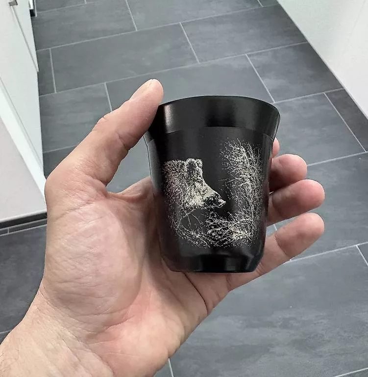 Altre raccolte & rarità: Becher Wildschwein  – Usato da Rickenbach ZH venduto da Pumba_500 1